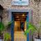 Mero Mero Hotel