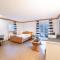2203 Modernes Studio mit Balkon