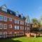 NEWLY RENOVATED, Chestnut Court, 2-Bedroom Apts, Private Parking, Fast Wi-Fi - Leamington Spa