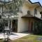 Ausblick Lazise Gardasee - Ferienhaus mit Seeblick, Infinity Pool, Garten und Garage