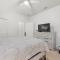 Retreat to Nice Court 7BD/6Bath/Pool/Spa - 基西米