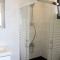 Modern 3 Bed 3 Bath Apt w Sea View