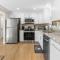 Cozy Spacious Home Walk to the Beach and 1 Mile to Downtown Hyannis - بارنستابل