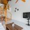 Summer Sale! Penthouse Ocean Views, Spacious Layout, Beautiful Renovation, AC!