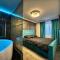 Luxor - Private Jacuzzi Boulevard Suites