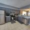 The Grey Escape-Close to Beach Waterpark & Casinos