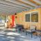 Pet-Friendly Florissant Cabin with Fire Pit!