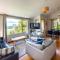 Belle Bird Place - Onetangi Holiday Home