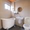 RE+Wood Guesthouse