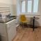 Große Ferienwohnung Nähe Stadtpark, 4 Schlafzimmer, gemütliches Wohnzimmer, Terrasse, Parkplatz