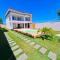 Linda Casa com Piscina Enseada Azul 3 Quartos - غواراباري