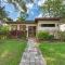 Courtyard Home with Pool, Spa & Sauna close to Beach & City Center