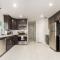 Your Downtown Home With California King Bed Unit A