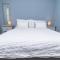 Dwellcome Home Ltd 3 Double Bedroom House, Private Estate, Driveway Parking, Fast WIFI, Ideal for Long Term Contractor, etc Stays, 3 miles 7 mins drive to Nissan, 15 mins to Sunderland Newcastle, Regular Housekeeping Options - See Our Site for Assurance - Boldon