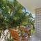 Sunny Coolum Beach Retreat