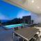 VILLA DOVE Modern Infinity Sea View Pool