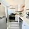 Ultra Modern - Entire 3 Bedroom Apartment - 5 min walk to the Beach