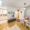 Old Town Spacious Apartment - Бухарест
