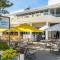 Apartment 201 - Fremantle studio apartment with ocean and harbour views