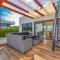 Villa am Meer mit Pool & Kinderpool - Leons Holiday Homes