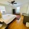 DC's Best Location 4 Bed with Parking Walk to Metro and Nightlife Bethesda Row - تشيفي تشيس
