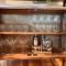 Your Boston Retreat - Great porches - 2/BR sleep 6