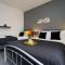 Gordon House - Fully Furnished, TVs in All Rooms, Free Parking, Netflix, Walk to City Centre