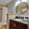 *NEW* Chalet in the Woods *1 Acre*2 Primary Suites*Pets - شو لو