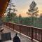 *NEW* Chalet in the Woods *1 Acre*2 Primary Suites*Pets - شو لو