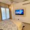 Tropical Deluxe 2 Bedroom Unit with Jacuzzi
