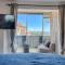 Sea view & spa suite: 3min beach