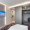 Aera Luxury Suites - 301 302