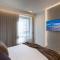 Aera Luxury Suites - 301 302