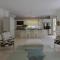 Les Jolies Eaux Villa - Chateau Elysium