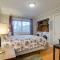 Durham Home Floor-to-Ceiling Windows with View - Дарем