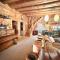 Davis Cabin, Historic Charmer