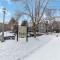 Condo at Blue Mountain on Ski Run Close to Village
