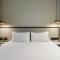 Brady Hotels Jones Lane