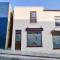Modern 2-Bed Townhouse - Free Private Parking