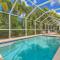 Private Heated Pool & Beach House, 3 King Beds, TVs in all rooms, BBQ, Screened in Pool, 15 min to Beach, Private Neighborhood, 1000mbps WiFi - فيرو بيتش
