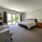 6 Lochiel Drive