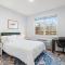 2 Bed Condo with Gym and Laundry Minutes from NYC