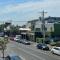 Beachside flat with free parking