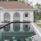 StayVista at Mudra Manor Coorg temperature controlled pool Villa - Madikeri