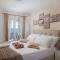 Luxury Seafront Villa with Heated Pool, Jacuzzi, Sea View, 150 m from Beach