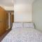 Seafront flat-private parking-short walk to town