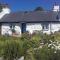 Traditional stone cottage with sea views in Snowdonia National Park - Brynkir