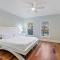 AV15-42: 15 42nd Avenue