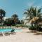 Oceanfront 2 Bedroom With Pool