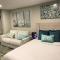 Private Modern Luxury Studio Waikiki Sleeps 4 - Honolulu